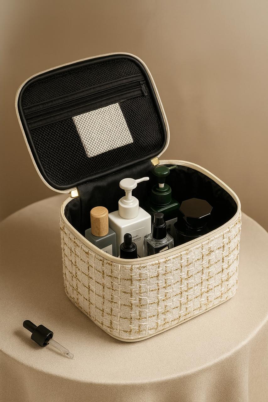 Plaid Chic Spacious Makeup Organizer