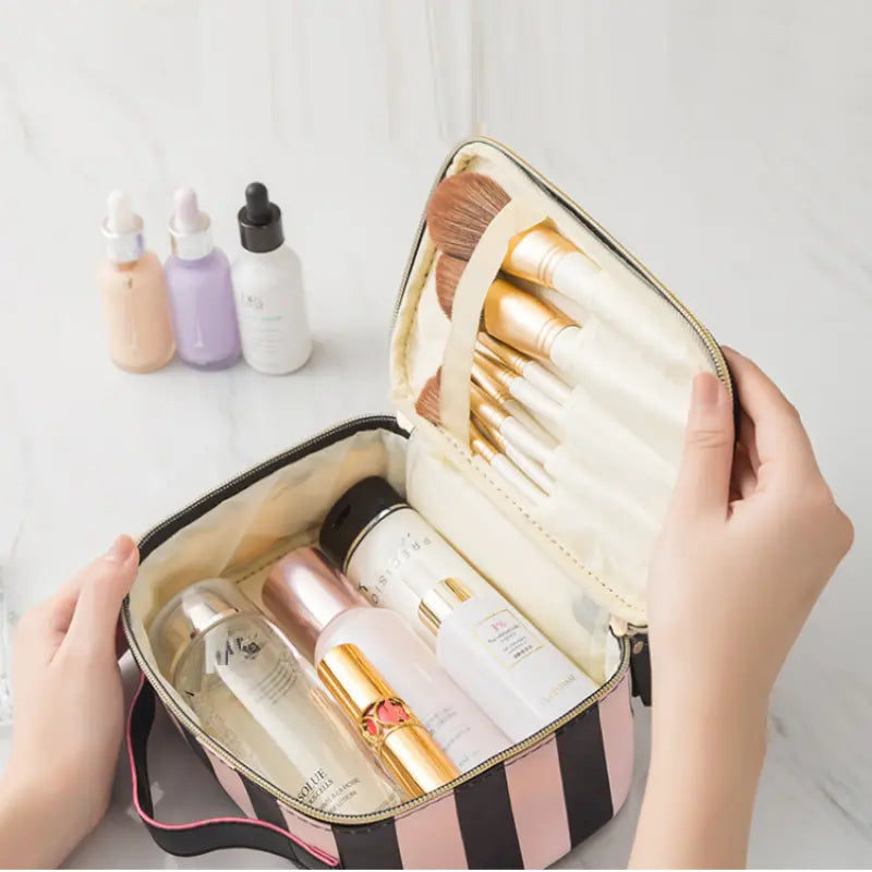 Travel-Ready Beauty Organizer Bag